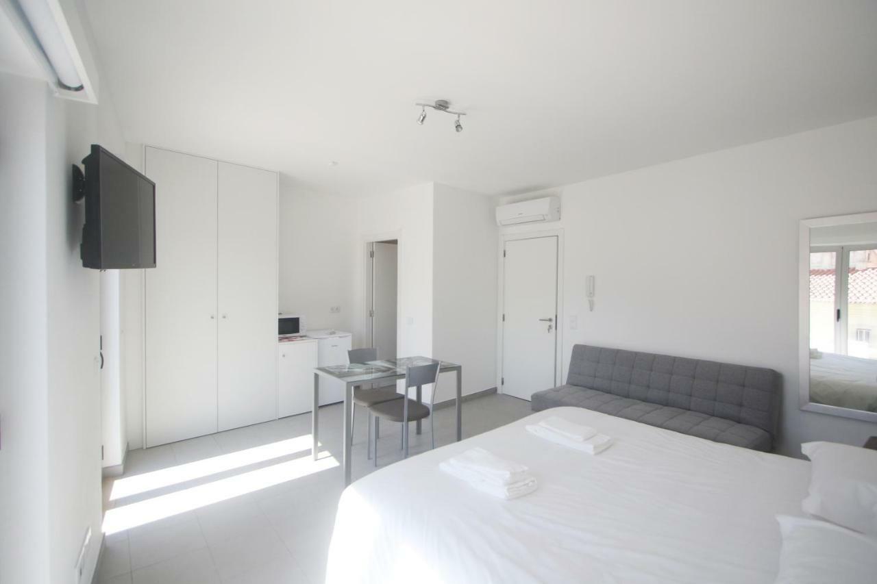 Guest House Lovely Swan Lagos Exterior foto